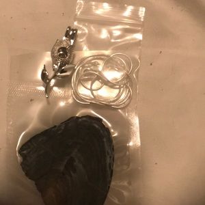 Tulip pearl cage with chain and oyster